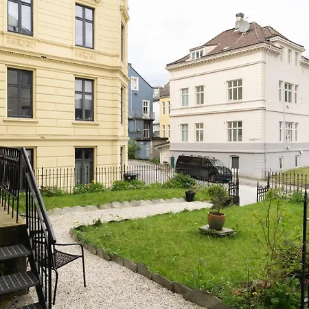 Dinbnb I Historical Building I 50m To Museum Apartment *