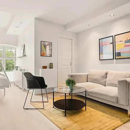 Apartment Dinbnb I Historical Building I 50m To Museum *