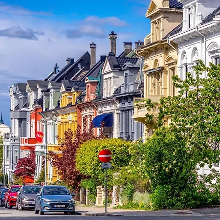 Dinbnb I Historical Building I 50m To Museum Appartement Bergen