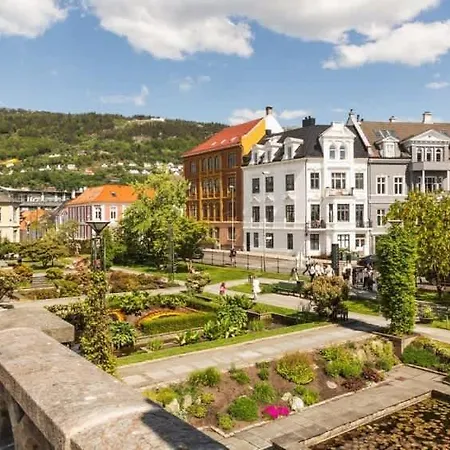 Dinbnb I Historical Building I 50m To Museum *