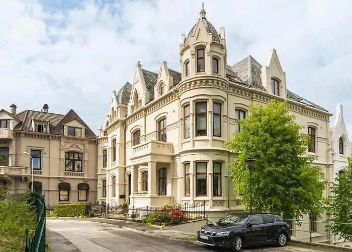 Dinbnb I Historical Building I 50m To Museum 아파트 *